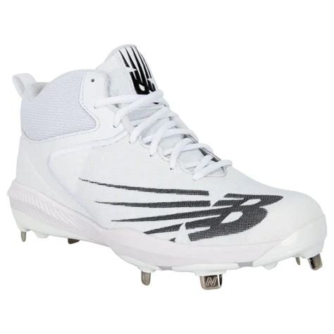 lightweight baseball cleats.